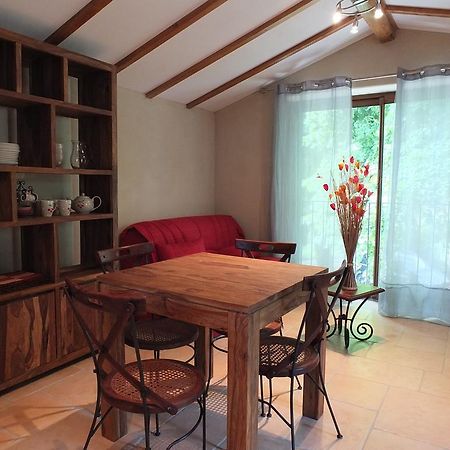 Gite Mas Des Combes Mandagout Chambre photo